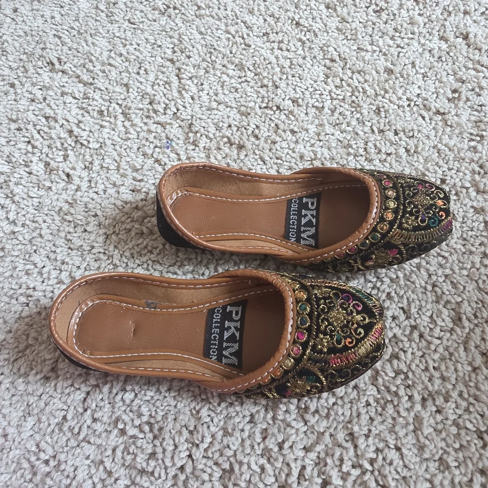 Kids Embroidered Brown Jutti/Khussa Shoes - Multicolor Accent